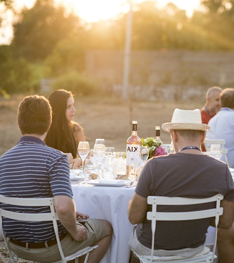 AIX Rosé Lifestyle France Provence Friends Sharing AIX Rose Sunset